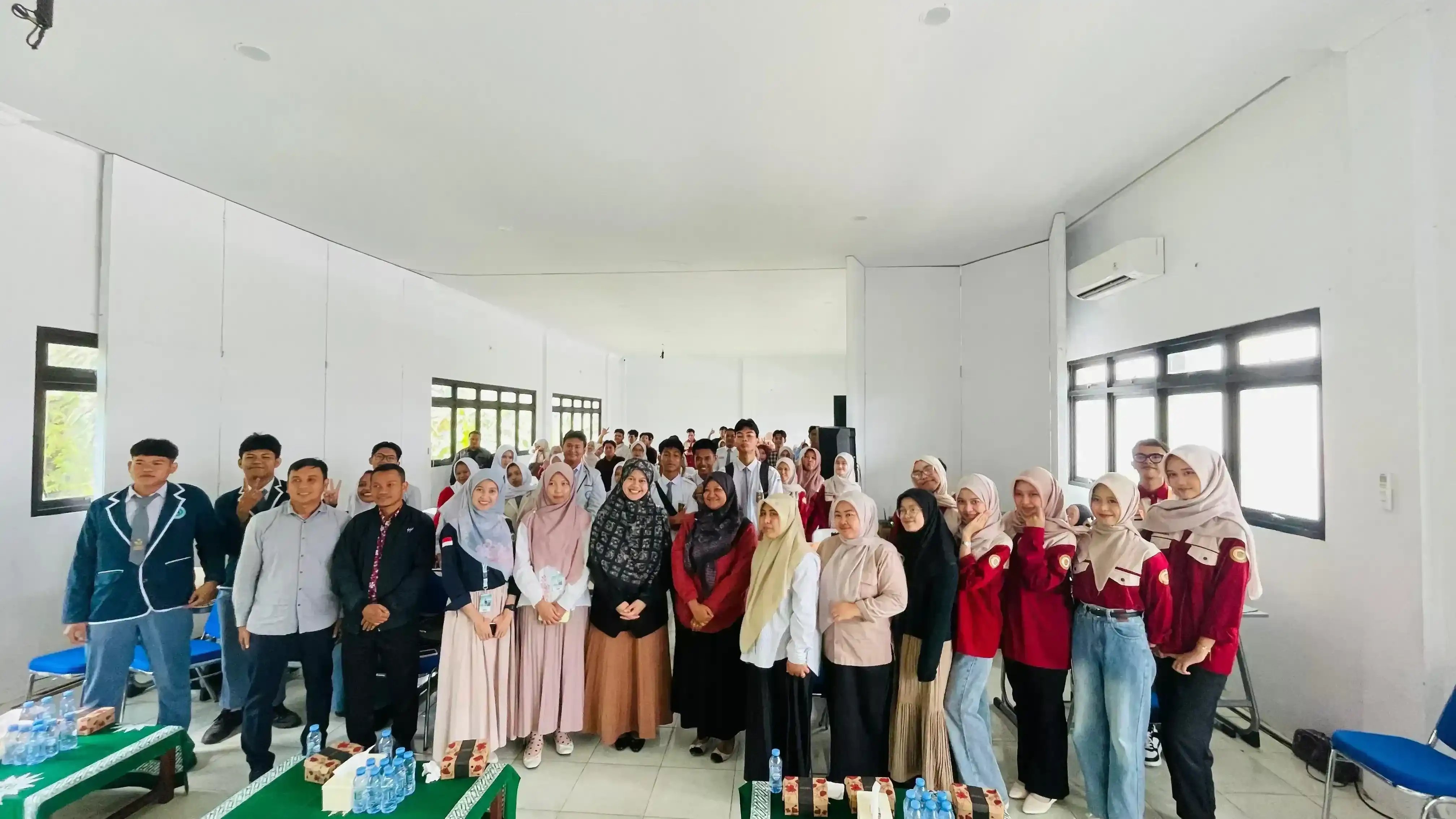 Sinergi Mahasiswa Bisnis Digital UMKT dan Pelajar Tanah Paser: Mengupas Tuntas Kesehatan Mental untuk Generasi Produktif