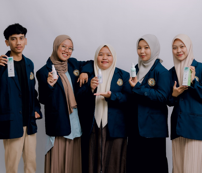 KEREN! INOVASI Mahasiswa UMKT: Ne Spray, Inovasi Terobosan dari Tanaman Daun Kelubut Mencegah Biofilm Pada Kateter