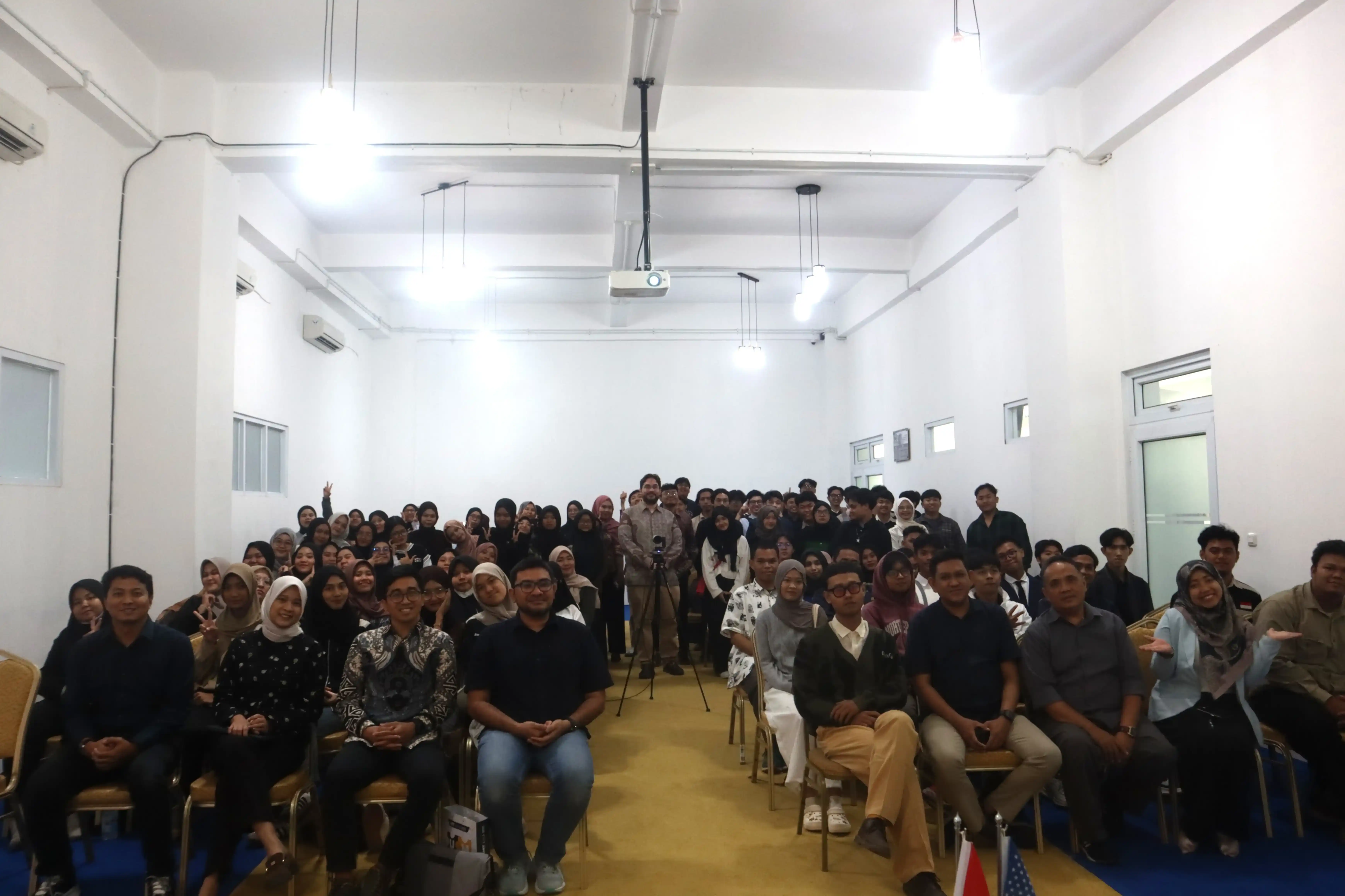 In Collaboration with EducationUSA, UMKT Organized Special AmeriTalks Session for Students