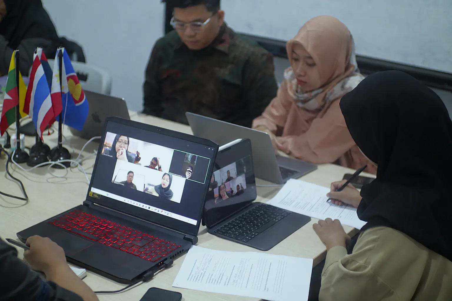 UMKT Gelar Wawancara Calon Mahasiswa Internasional dari Empat Negara