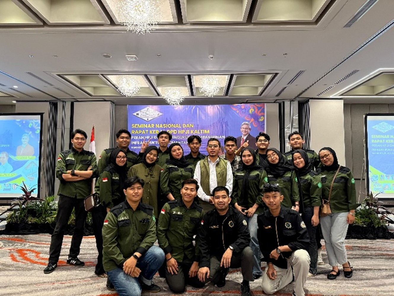 Mahasiswa S1 Teknik Sipil menghadiri Seminar Nasional DPD HPJI Prov Kaltim