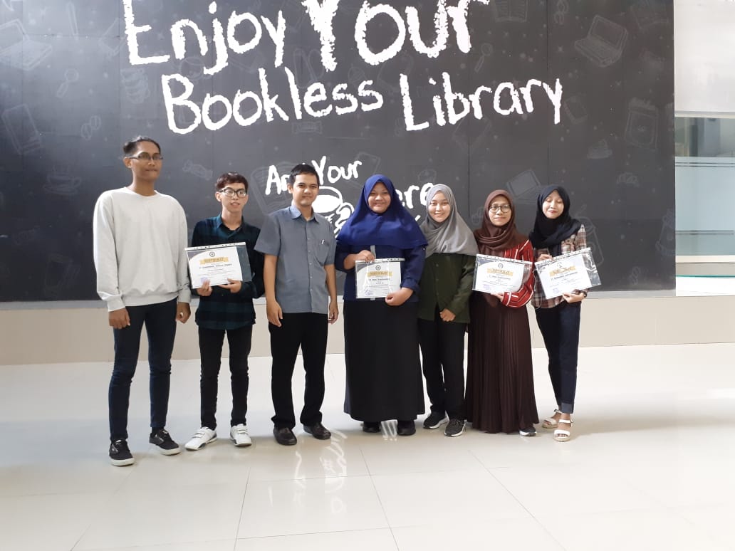 Prestasi Mahasiswa Debat Bahasa Inggris