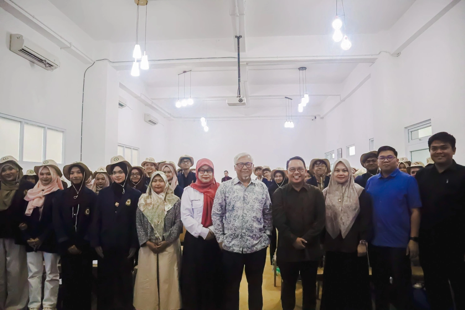 Mahasiswa UMKT Dilepas Ikuti KKN Muhammadiyah-'Aisyiyah, KKN Internasional Arab Saudi, dan KKN Kolaborasi Tahun 2026