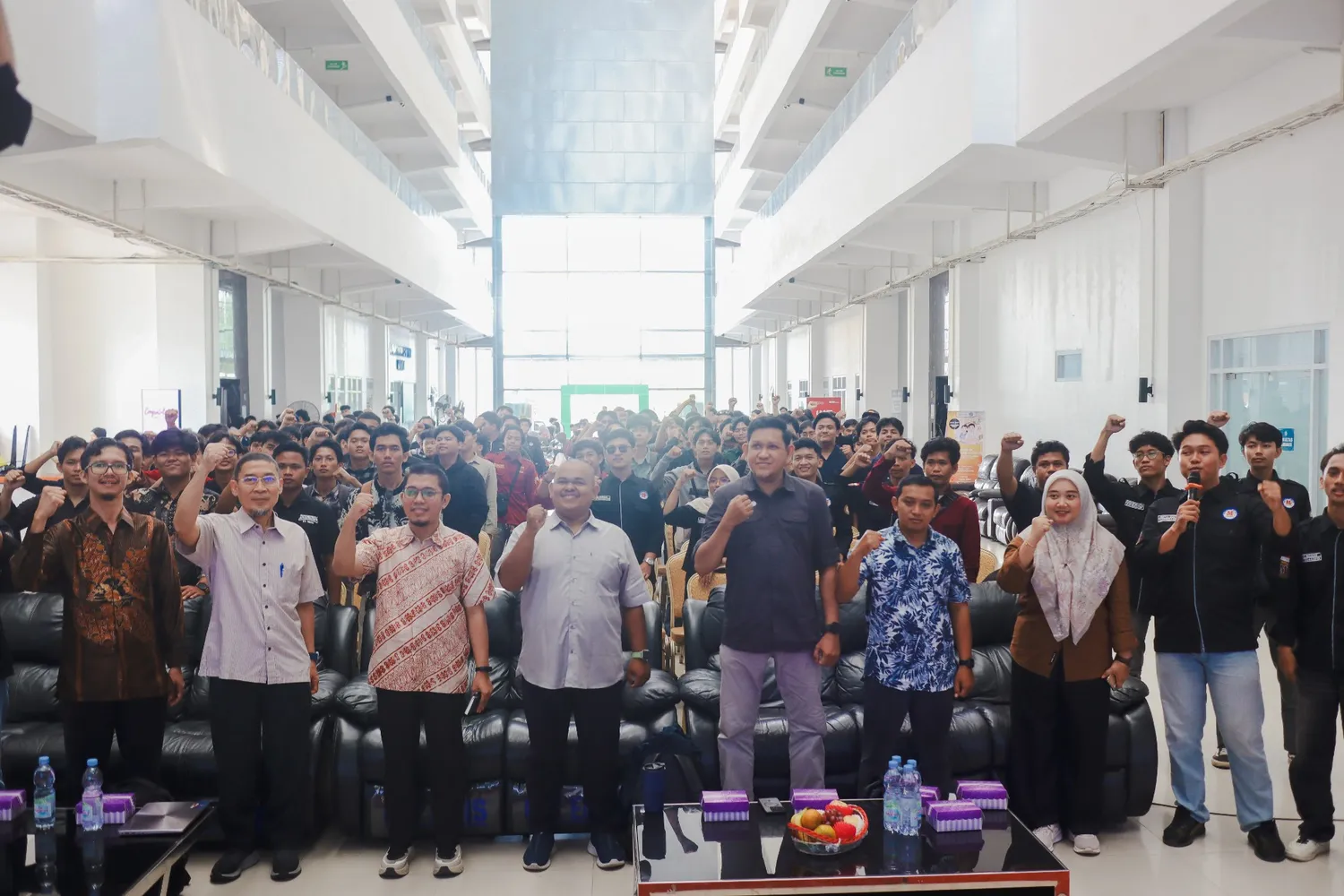 Kuliah Pakar Teknik Mesin UMKT Bahas Real-Time Engineering Analysis Berbasis Solusi Numerik