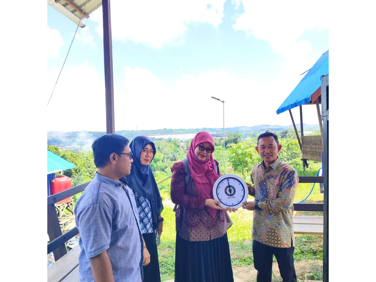 Optimalkan Dampak Pengabdian, Seluruh Tim LPPM UMKT Gelar Evaluasi dan Jajaki Prospek Lanjutan di Desa Binaan Loa Duri Ulu