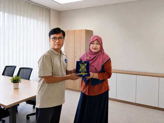 Ketua LPPM UMKT Bahas Peluang Kolaborasi Riset dan Pengabdian bersama Profesor Universiti Brunei Darussalam
