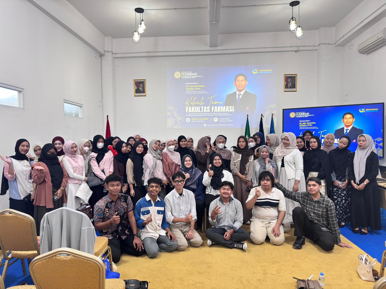 Fakultas Farmasi UMKT Gelar Kuliah Tamu “From Student to Global Researcher” untuk Bekali Mahasiswa Membangun Personal Branding dan Roadmap Karier Peneliti
